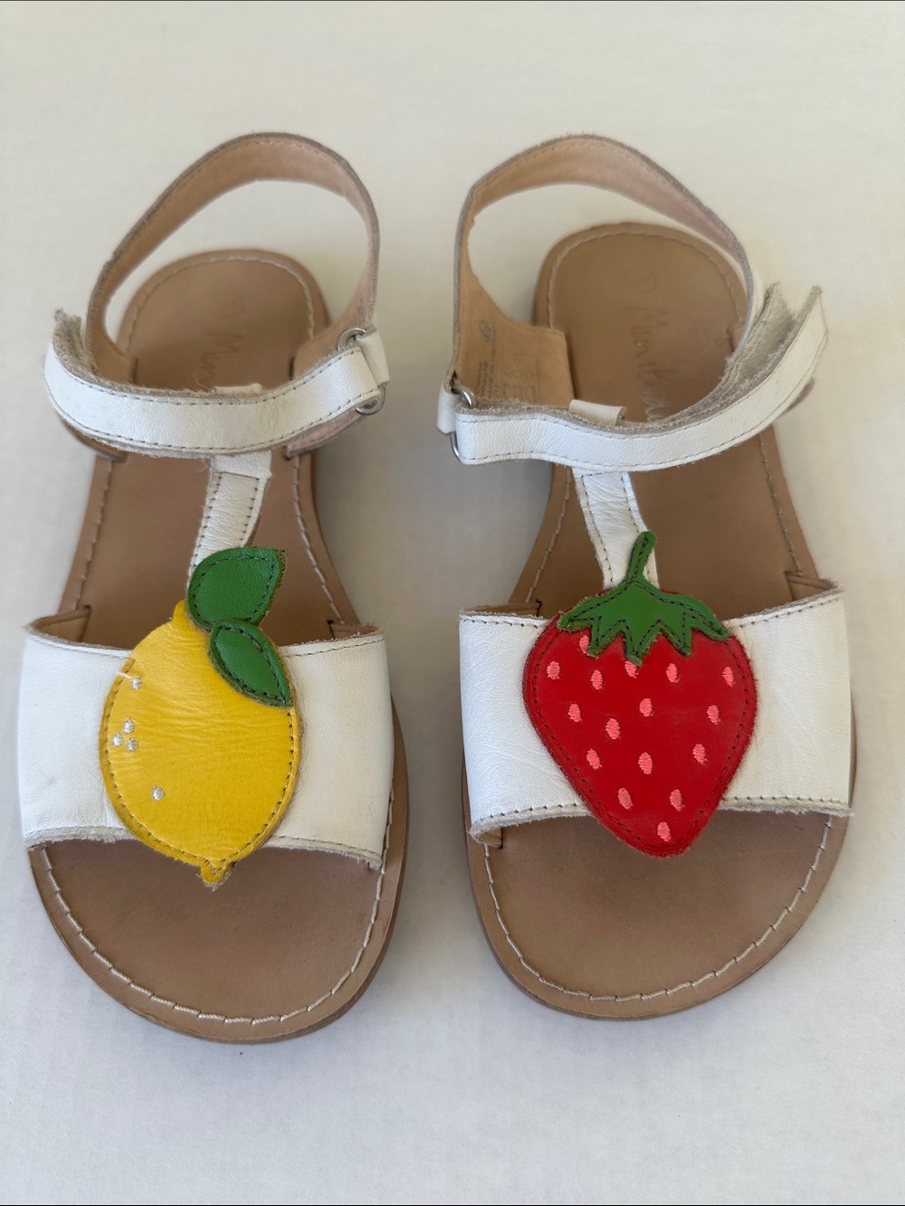 Mini Boden Fruit Appliqué Lemon Strawberry White Leather Sandals 34 2.5-3